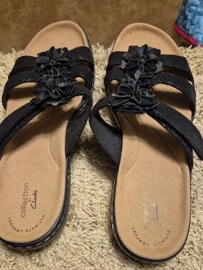 Clarks Women's Black Floral Embellished Slide Sandals